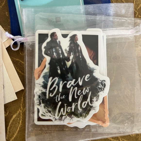 Ultimate Outlander Gift Box - Picture 5 of 7